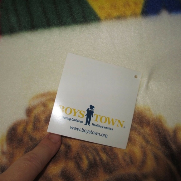 NWT Boys Town Children`s Fleece Blanket WHITE - Picture 5 of 6
